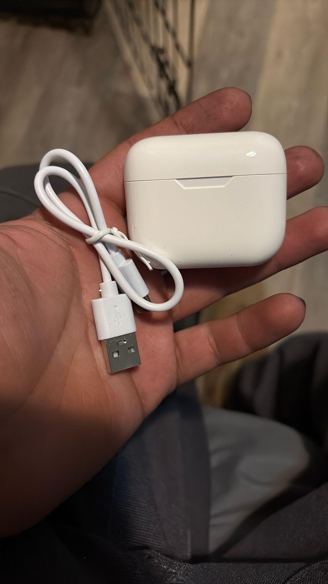 AirPods