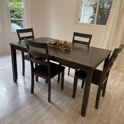 Dining Table With 4 Chairs 