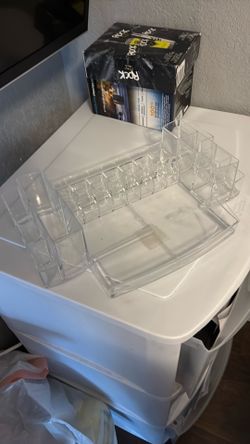 Makeup organizer