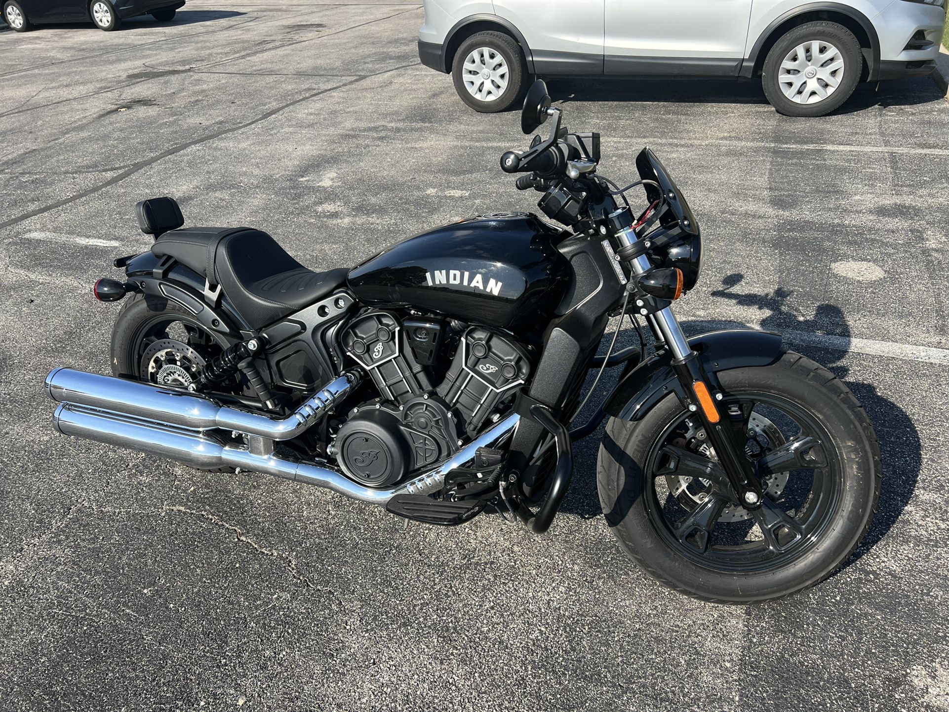 2022 Indian Scout bobber sixty black -ABS