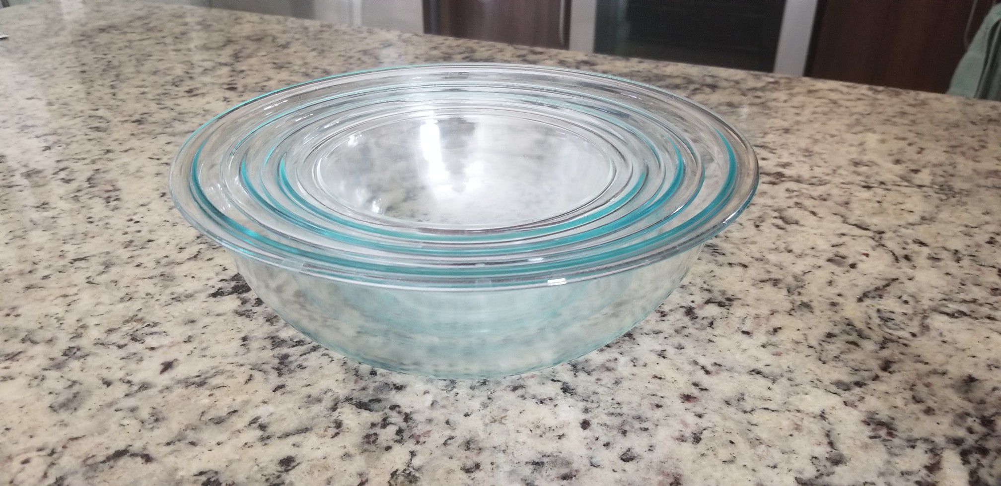 Set of 4 Pyrex Glass Bowls