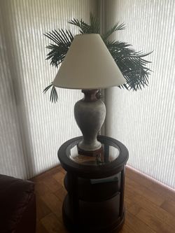 2 End Tables With lamps