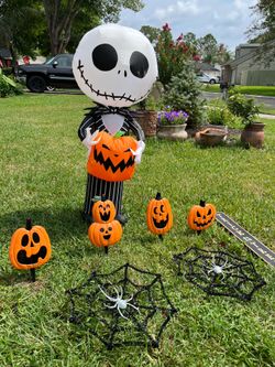 Halloween decorations READ