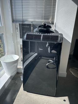 Midea Duo 14000 BTU Portable air conditioner