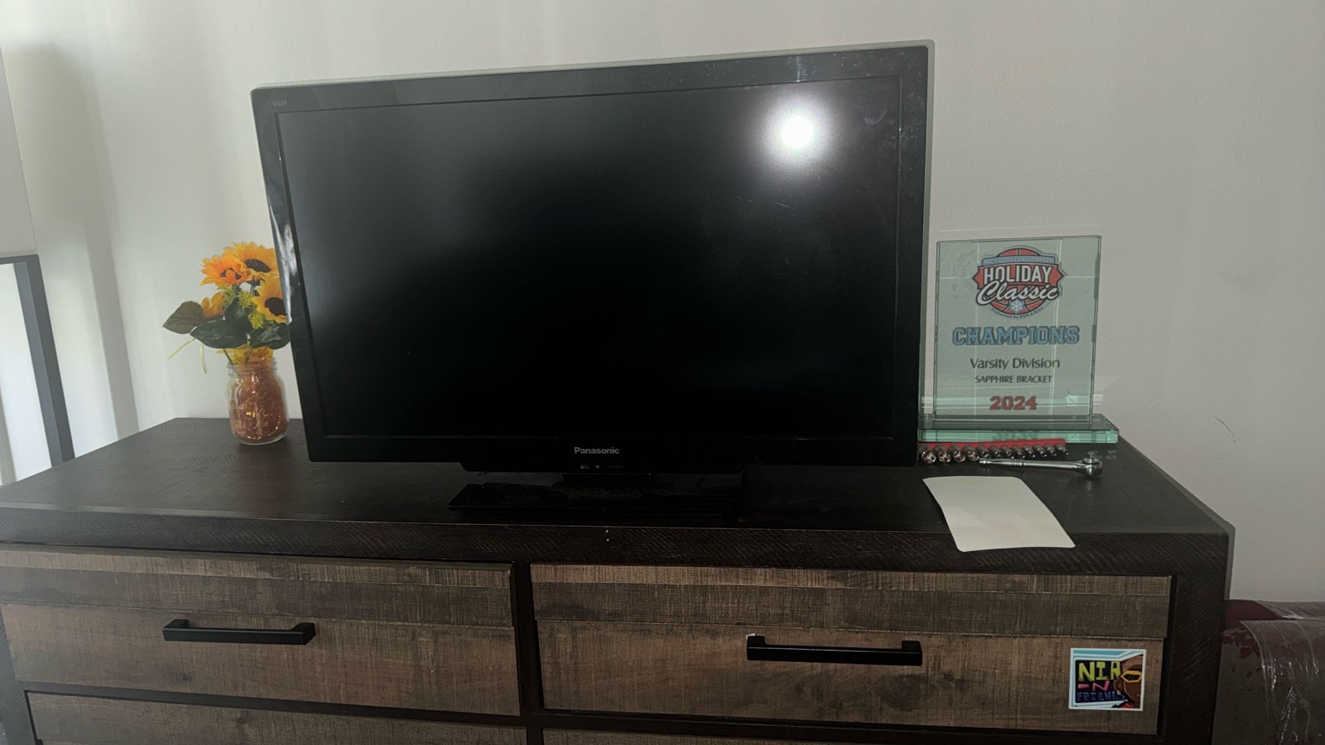 Standing Flat Screen Tv 30in