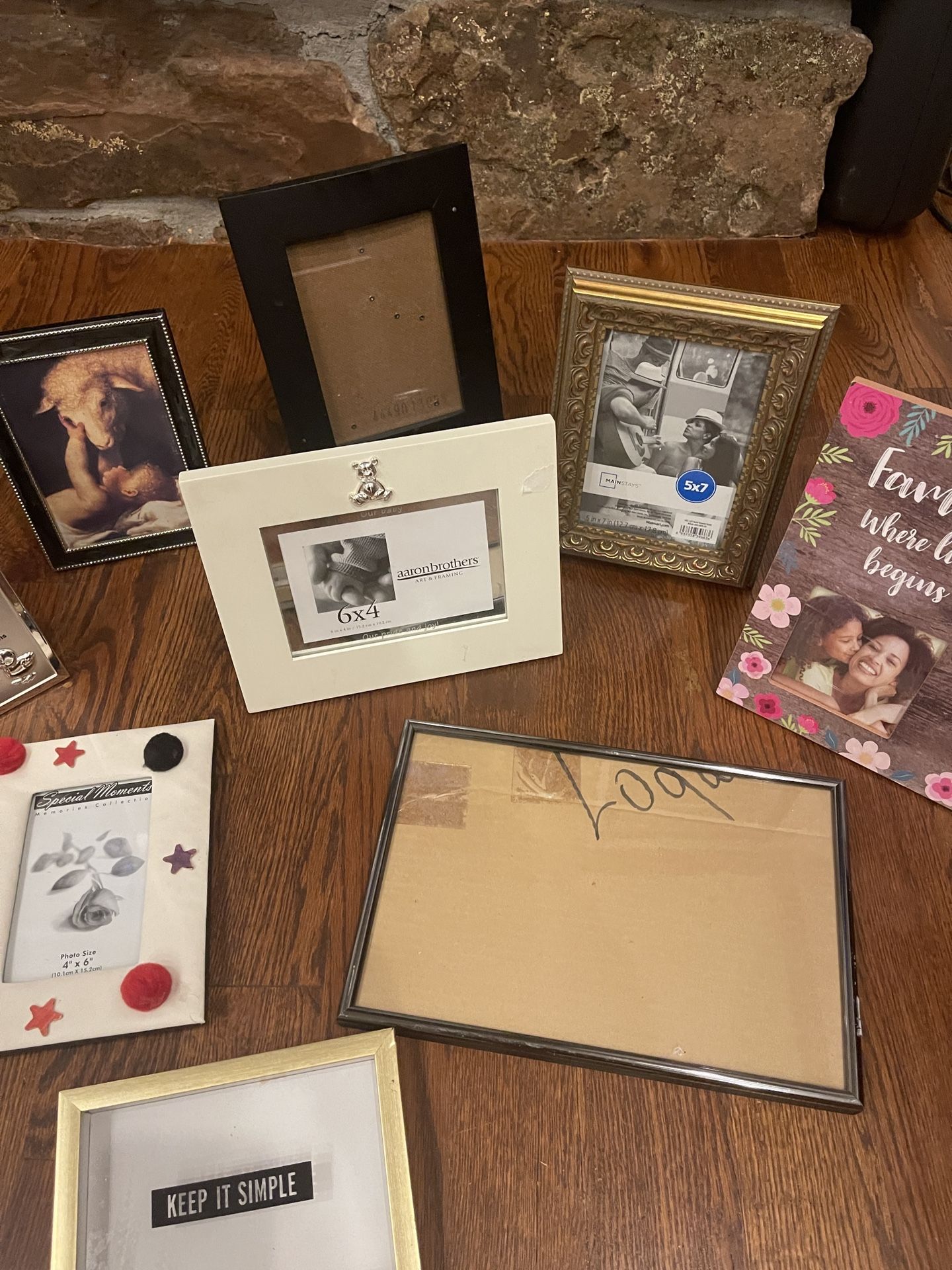 Varieties Of Picture Frames In Different Sizes In Great Condition 
