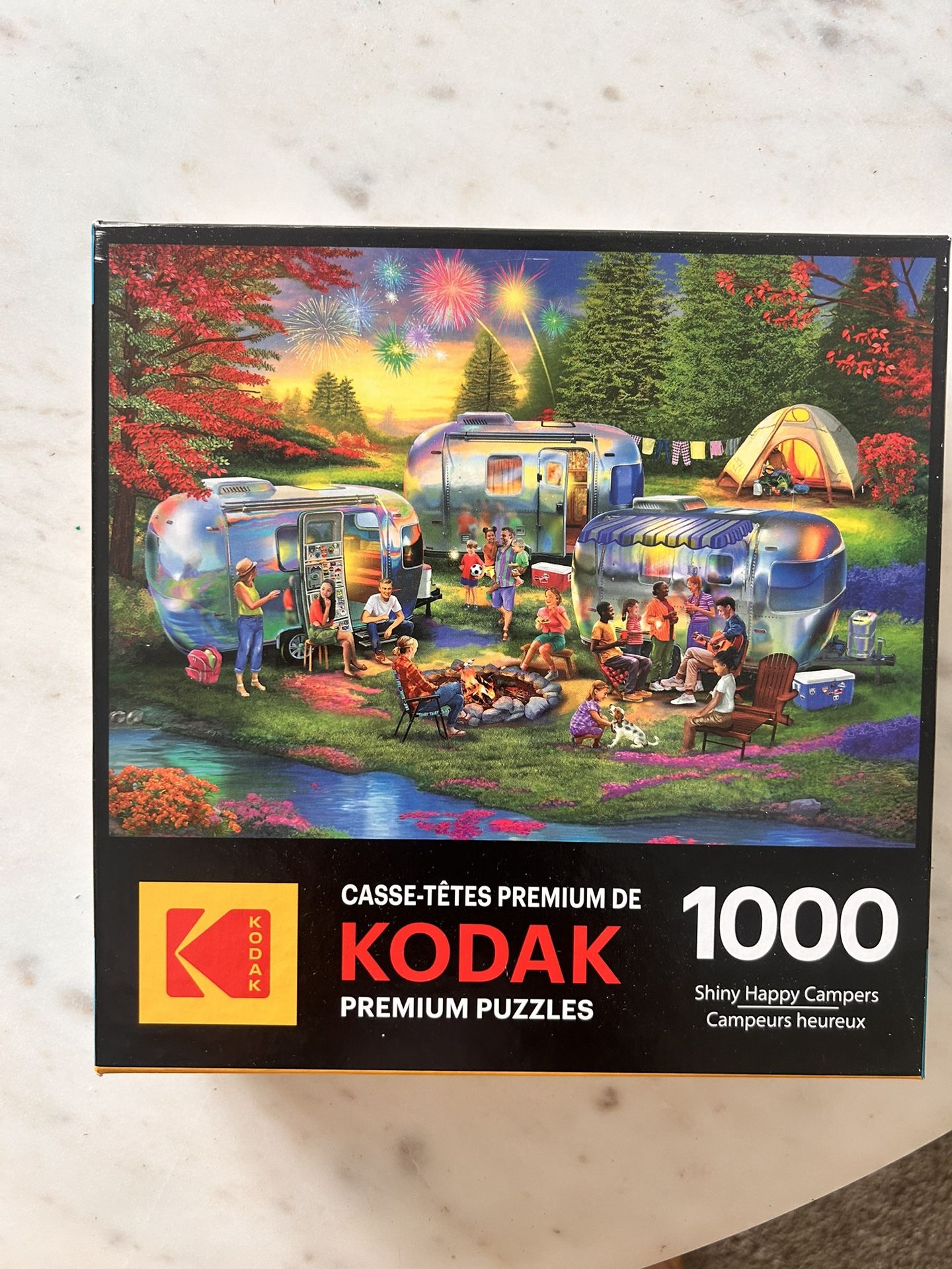RoseArt- Shiny Happy Campers - 1000 Piece Puzzle