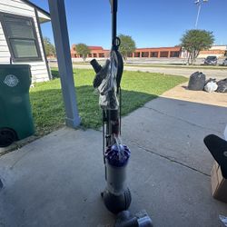 Vacuum Dyson vertical ball 