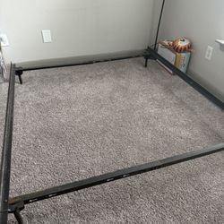 Iron bed frame support for a queen-size bed-Soporte De Cama En Hierro Talla Reina 