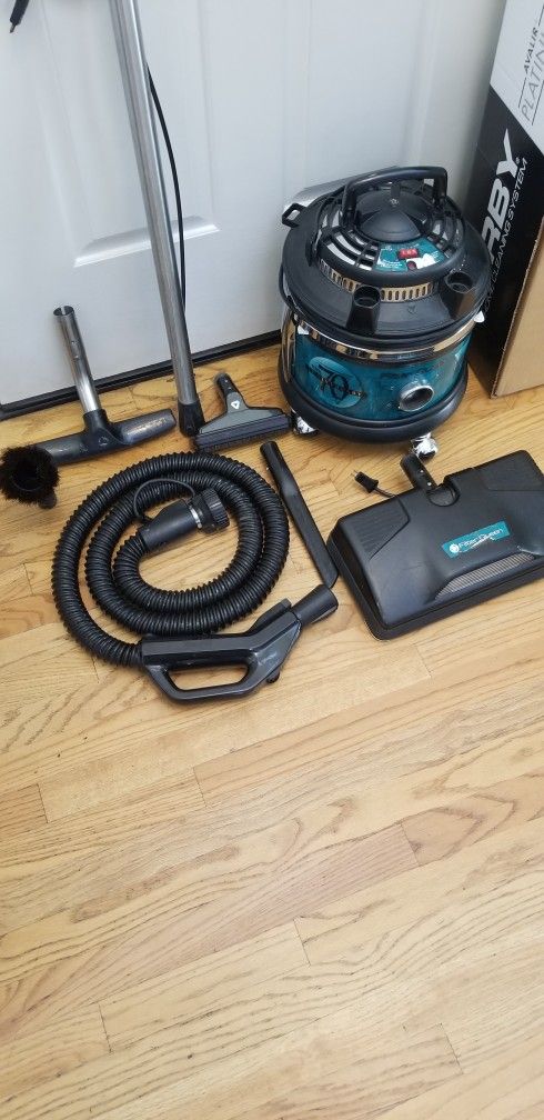 New Cond FILTE QUEEN VACUUM. , AMAZING POWER SUCES , WORKS EXCELLENT ,