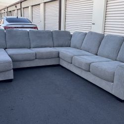 Gray Ashley’s Furniture Sectional (WILL DELIVER)