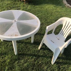 Table And Chairs 