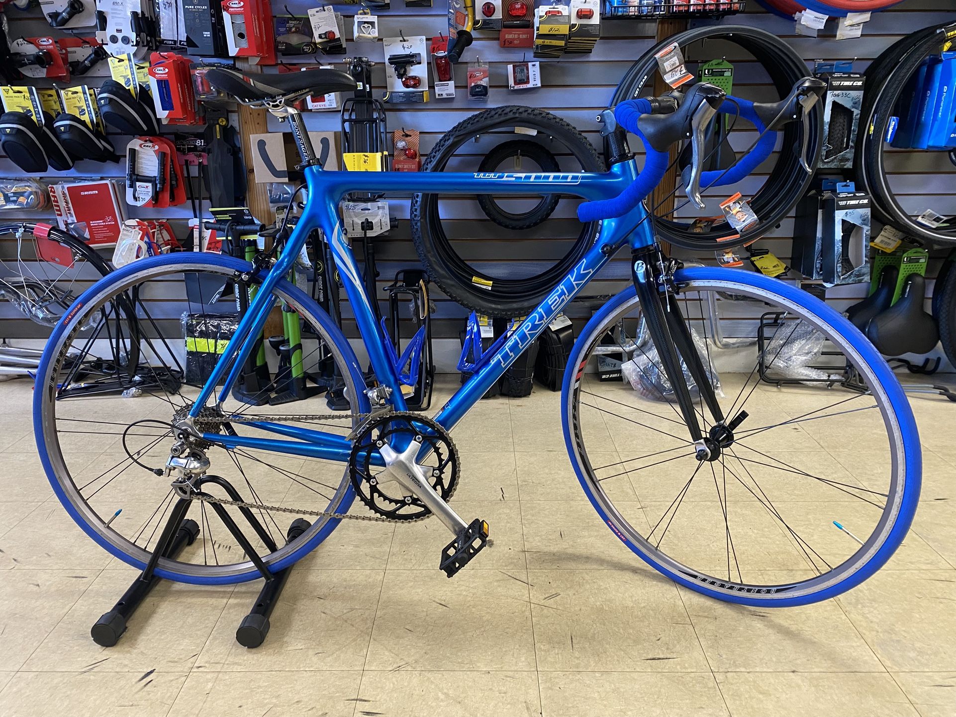 Carbon Fiber Road Bike TREK TCT 500, Frame Size 60CM, 20 Speeds Shimano Ultegra, New Bottom Bracket, New Chain, New Tires, New Tubes, New Handlebar Ta