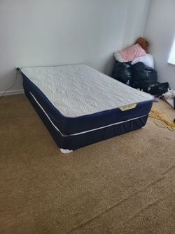 NEW FULL-SIZE MATTRESS AND BOX SPRING 💤