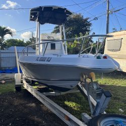 19 Foot Wellcraft Center Consule