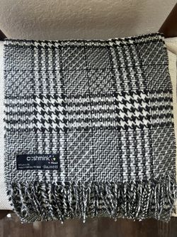 Cashmink Made In Germany Houndstooth Scarf