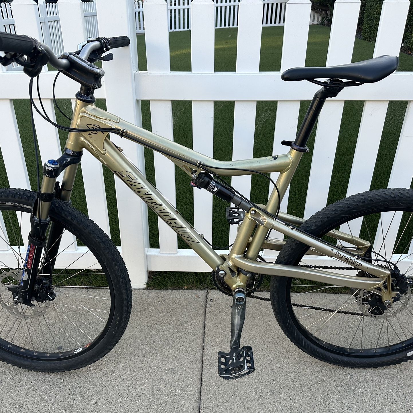 Santa Cruz Heckler (Full Suspension MTB) In Excellent Condition
