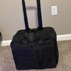 Tumi Business Carry on bag! 26103DH Alpha Rolling Briefcase 