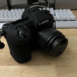 Panasonic LUMIX DC-G9 camera 