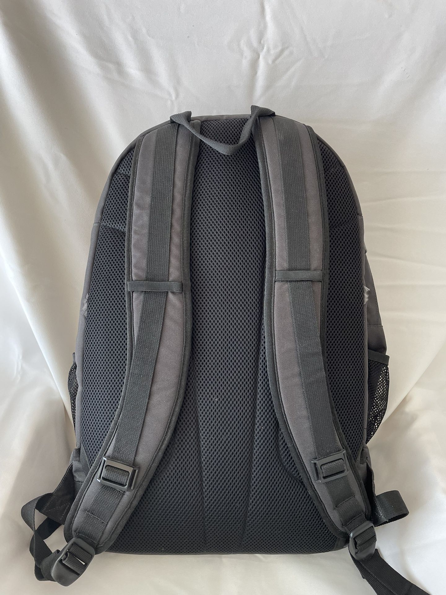 Eddie Bauer Backpack for Sale in Williamstown, NJ OfferUp