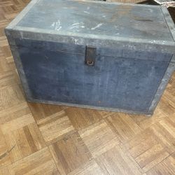 Antique Wood Trunk Chest Storage Coffee Table 