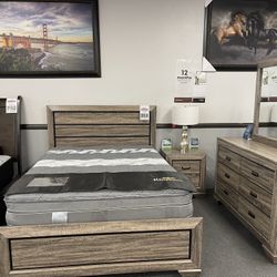 4PC Queen Bedroom Set 🔥 SALE🔥