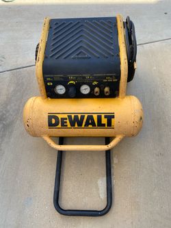 DeWalt 4.5 Gal Portable Air Compressor