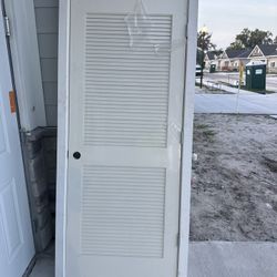 2 Puertas De Cloced De Unidades De Sire 