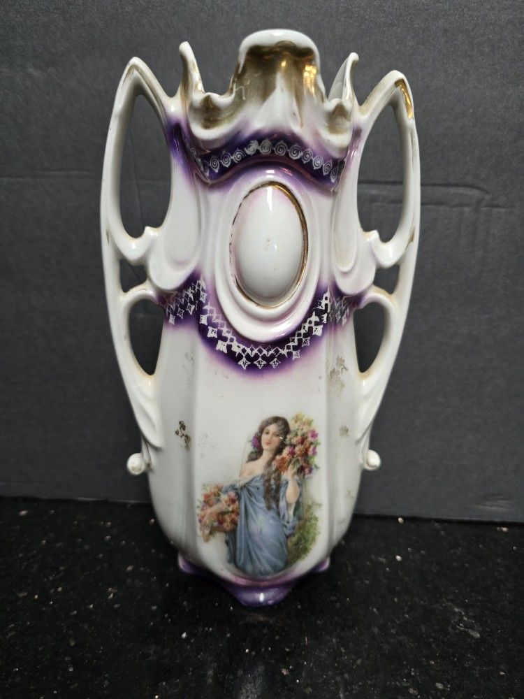 Porcelain portrait vase