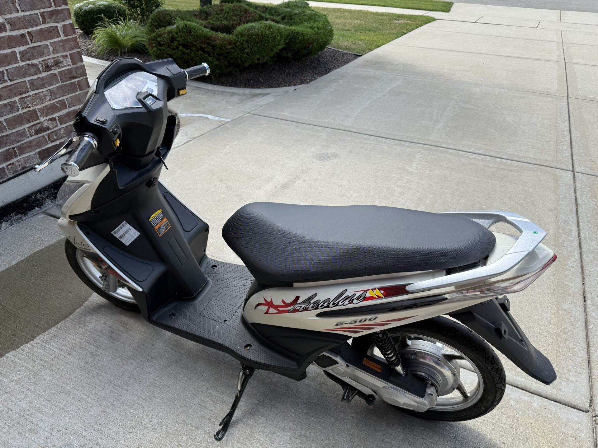 ELECTRIC MOTORCYCLE
