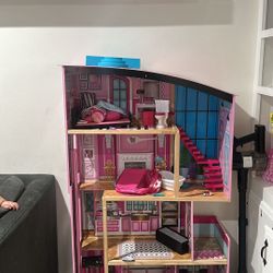 KidKraft Dollhouse