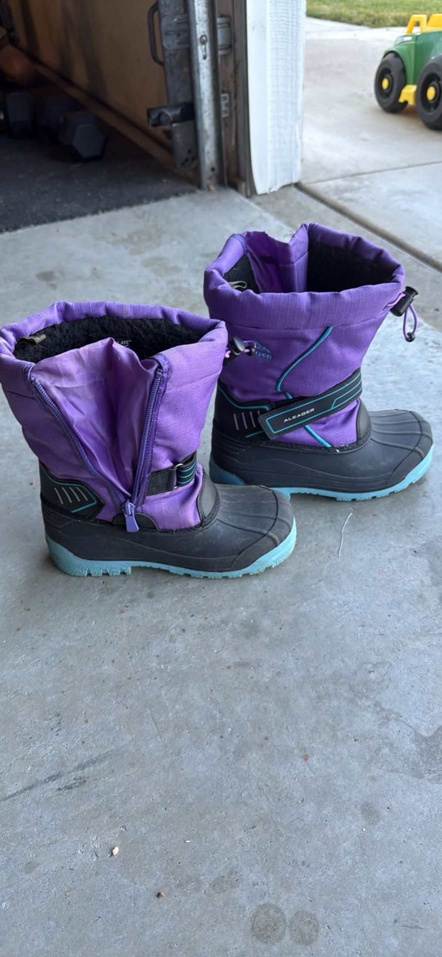 Snow Boots Size 1