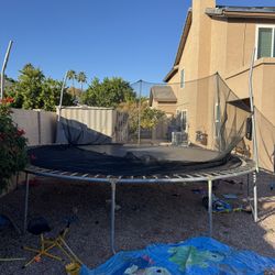 Skywalker Trampoline 16’ Round