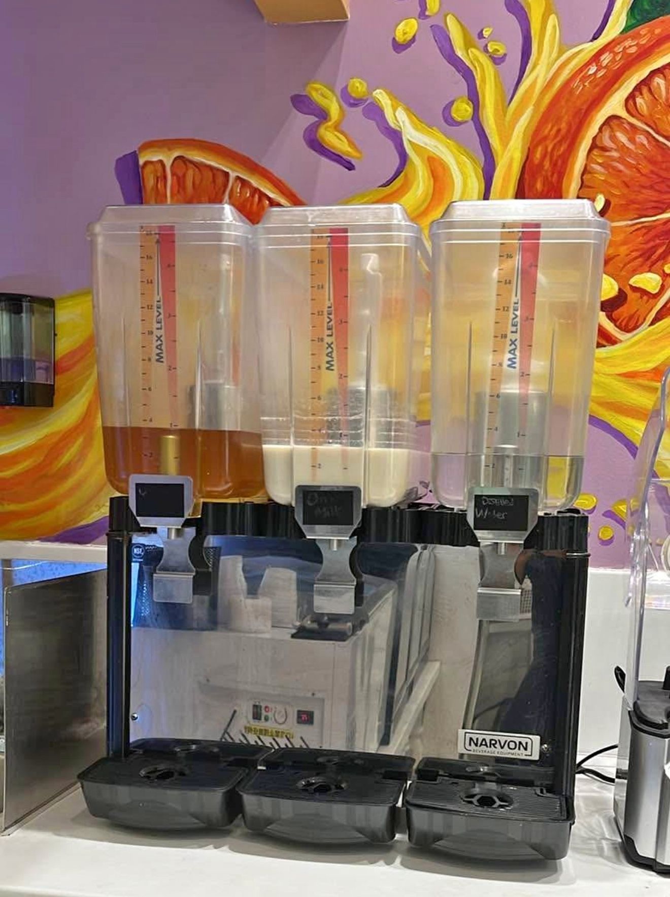 Commercial drink dispenser