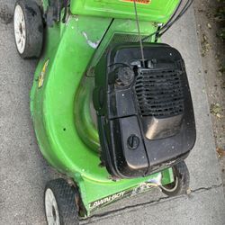 Lawnmower Self Propelled Good Working Condition Tested Before Buy It 5.5 Comercial Grade Engine Lawnboy.    160$$ Cash 
