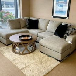 Megginson Storm LAF Sectional