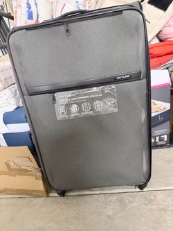 Skyline Softside Spinner Check-In Luggage