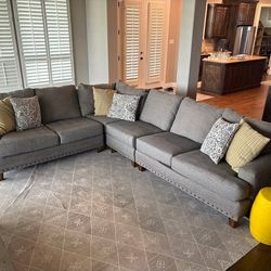 4 pieces sectional Couch