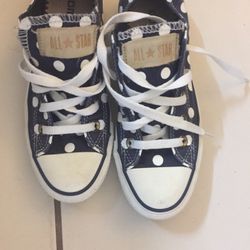 Converse Shoes Size 6