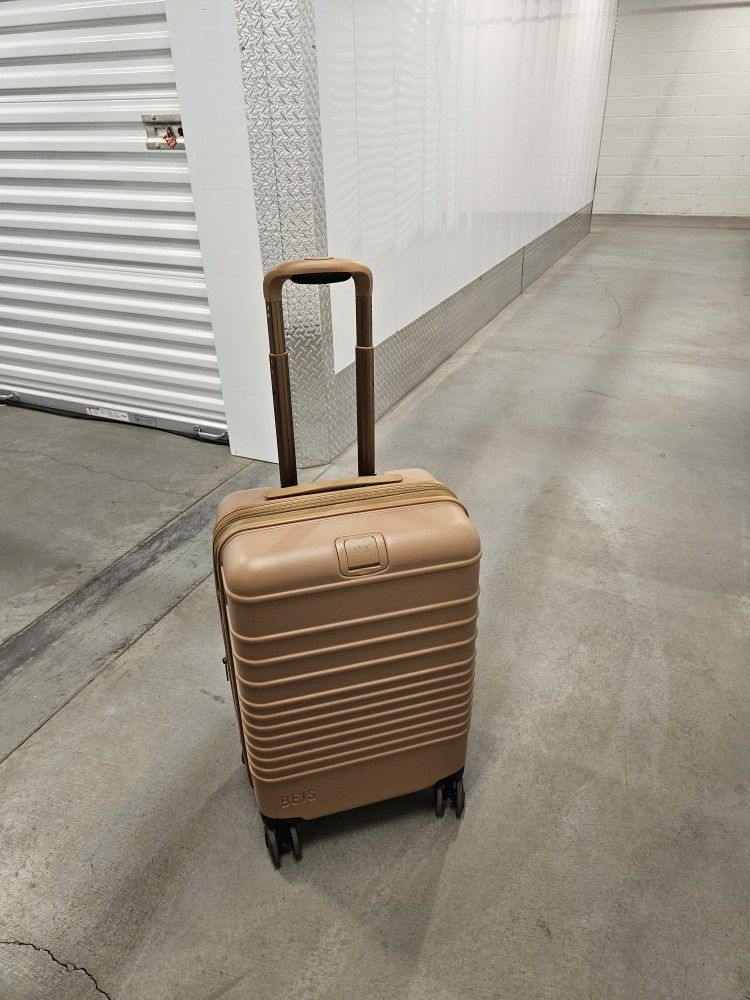 Beis Carry-On Roller In Camel