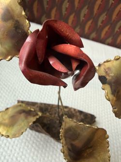 Vintage MCM Brutalist Copper/Bronze Rose Metal Art Sculpture in Onyx 1970's   Sits on a stone base. Great for adding a touch of old-school elegance to