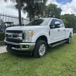 2019 Ford F250 Super Duty Crew Cab XLT