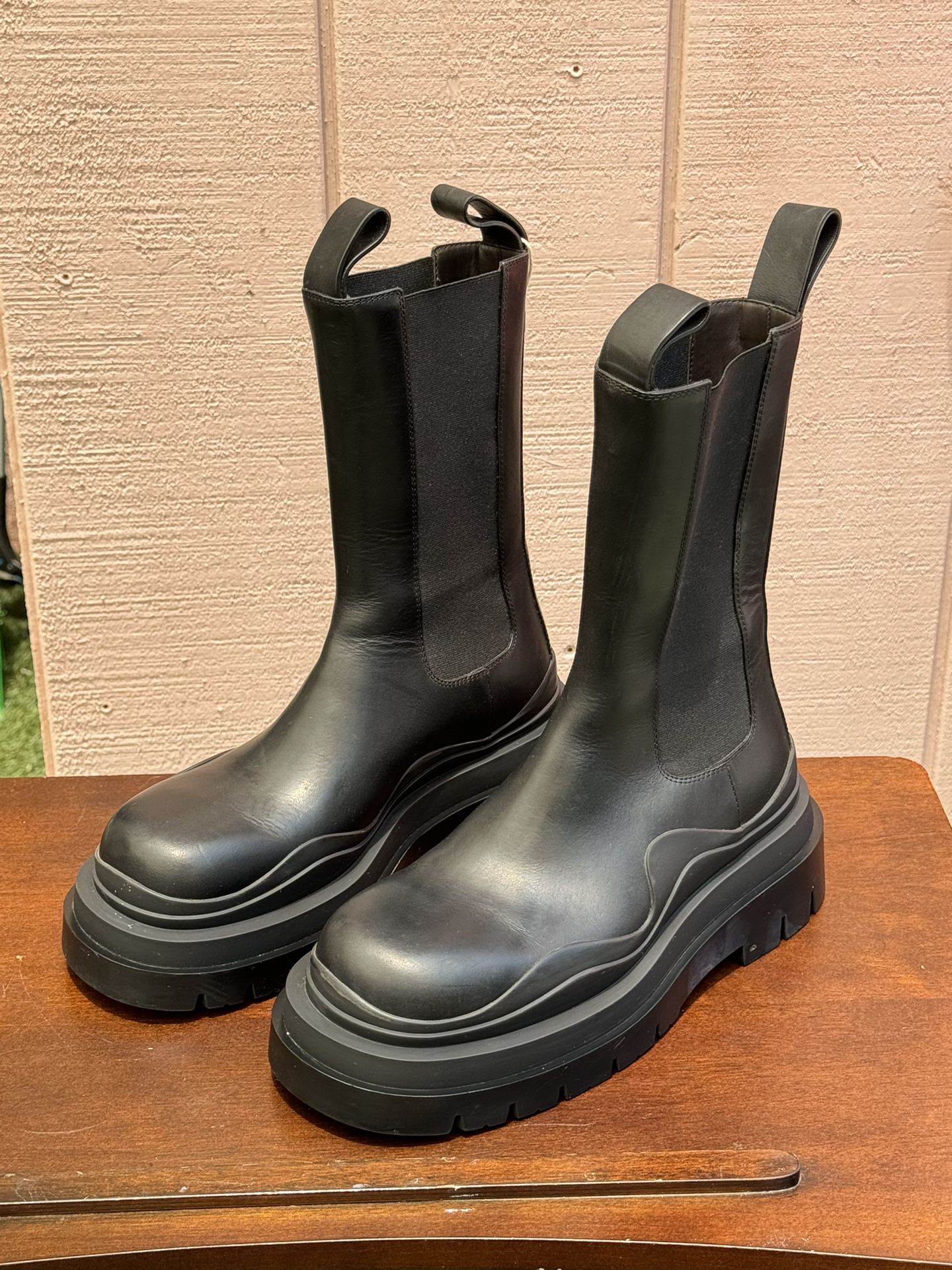 Bottega Veneta Chelsea Boots