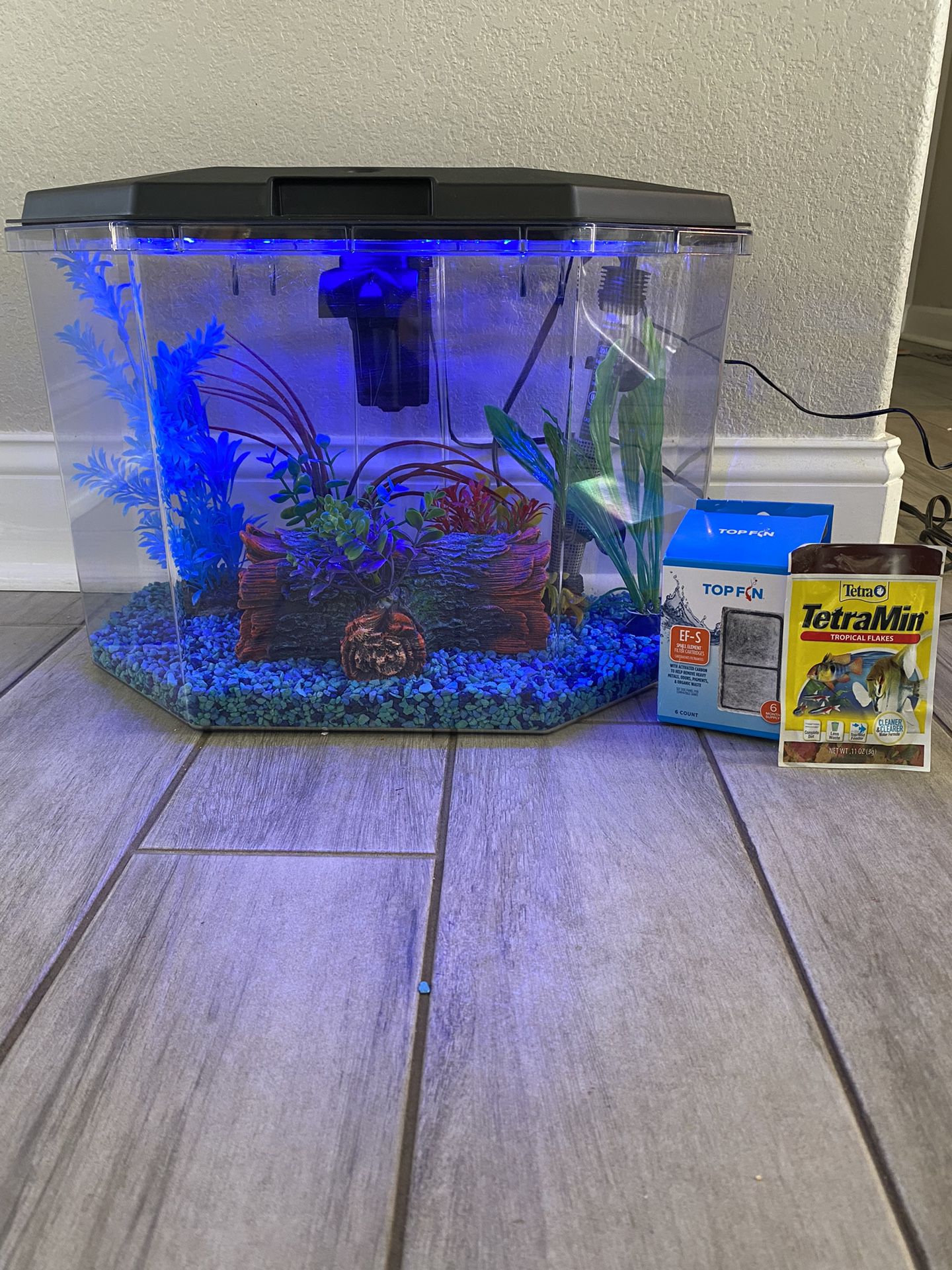 Small Fish Tank - 6.5 Gals
