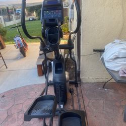 Schwinn Fitness 470 Elliptical Machine - Black
