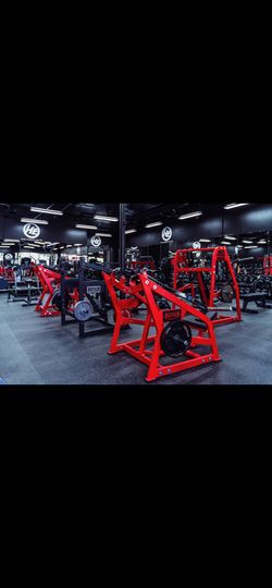 Gym Equipment Store In Miramar-Machines, Free Weights, Rubber Flooring 