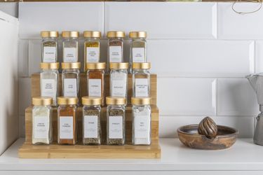 Ayousin Spice Jars With Gold Lids