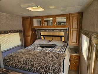 2004 Northwood Nash 25' single slide travel trailer