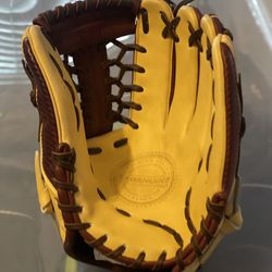 UNDER ARMOUR GENUINE PRO GLOVE