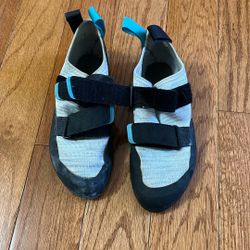 Black Diamond Momentum Climbing Shoes (Women’s Size 6)